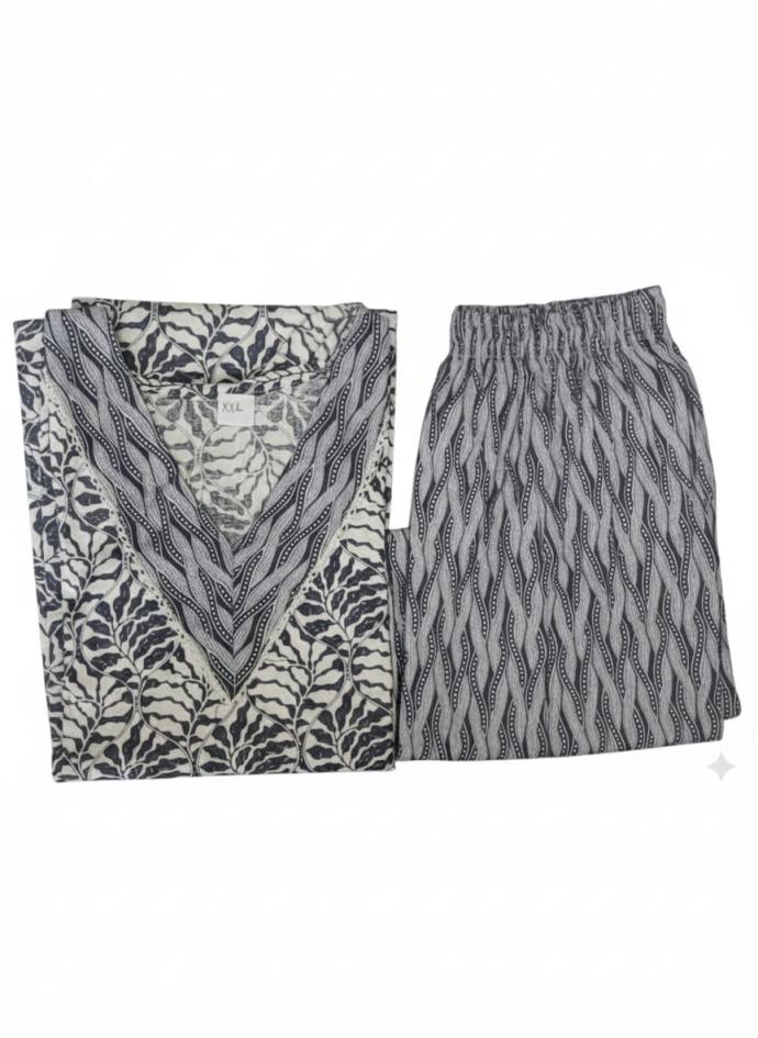 Women Daily Wear Stylish and Trendy White  and silver  leaf Print Two Piece Kurti Set