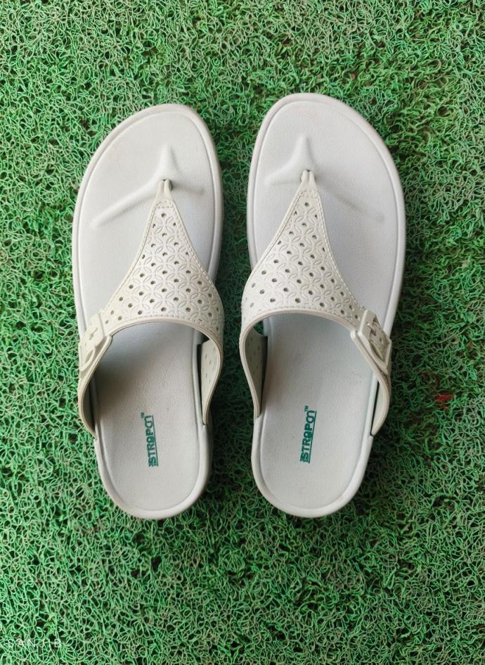 Women's Comfortable Sandal,Casual Lightweight Sandal for Everyday Wear  green Color