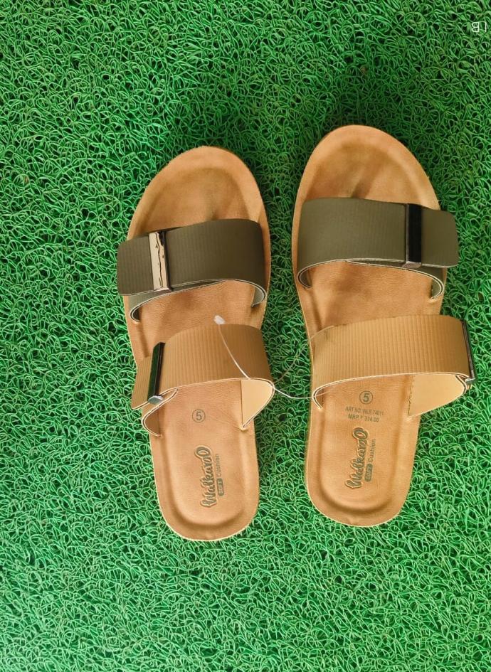 Walkaroo women's daily wear sandals pair of 1