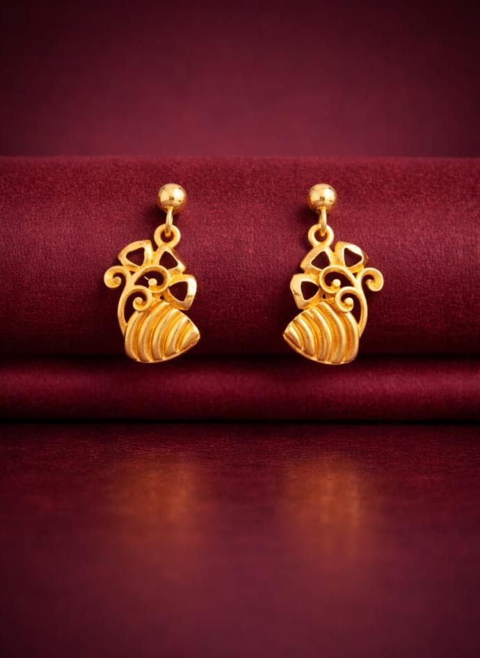 Gold plated traditional earring perfect for women