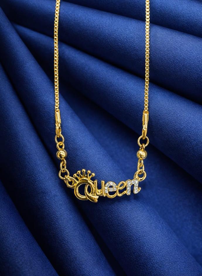 Queen pendant necklace for grils and women