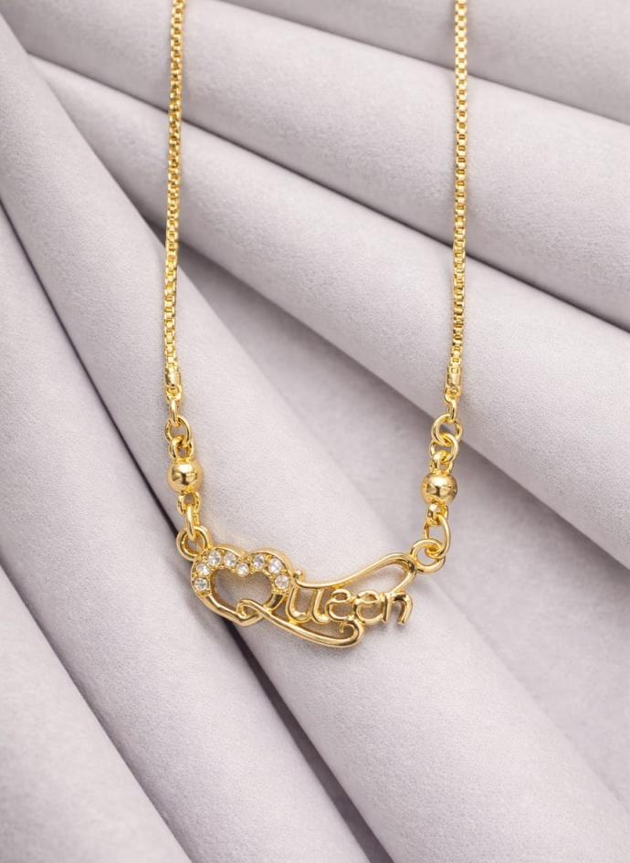 Queen love pendant necklace for grils and women