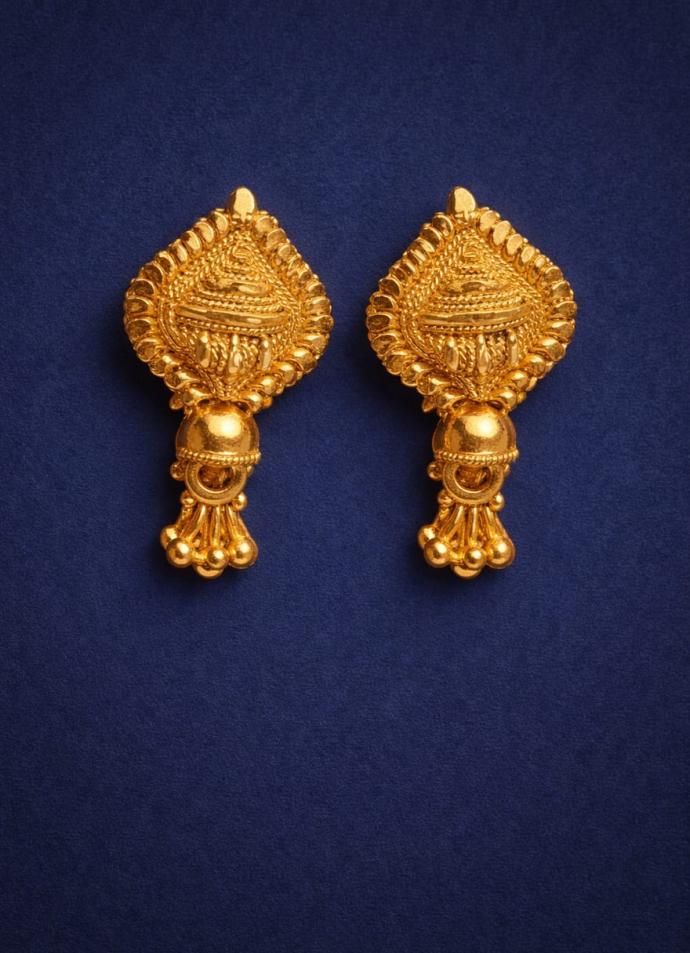 Daily wear Gold plated stylish stud earrings for women's